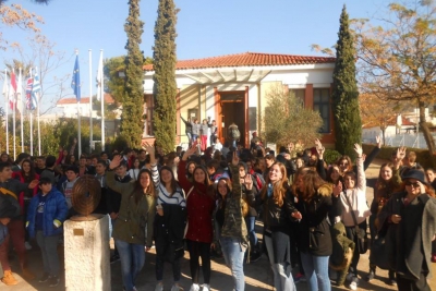 Μαθητές από το Γυμνάσιο της Νεμέας επισκέφτηκαν και ξεναγήθηκαν στο Μουσείο Μαραθωνίου Δρόμου