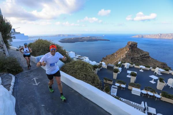 Running @ Santorini Experience (photo by Babis Giritziotis)