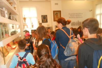 Mαθητές από το 14ο Δημοτικό σχολείο Χαλανδρίου επισκέφτηκαν το Μουσείο Μαραθωνίου!!!